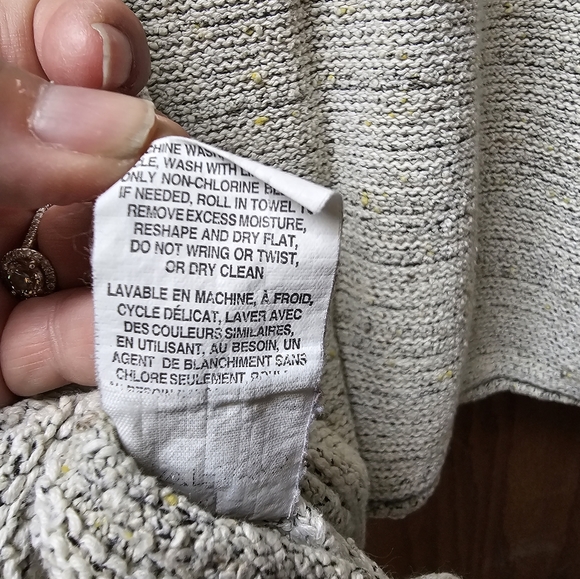 Columbia v-Neck Roll Edge Sweater XL Tan Pullover Blend Fabric - Picture 6 of 7